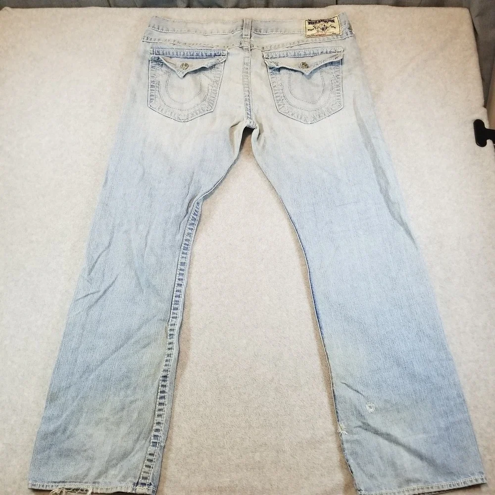 True Religion Jeans Mens 40 Light Wash Blue Distressed Straight Flap Pocket USA